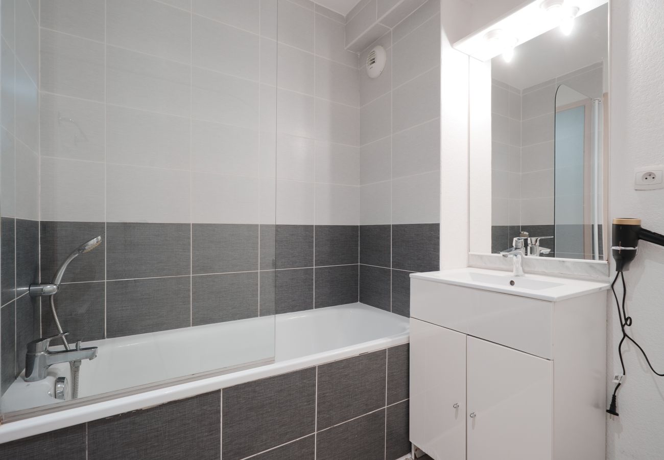 Studio in Agde - Studio équipé 2 pers en centre ville