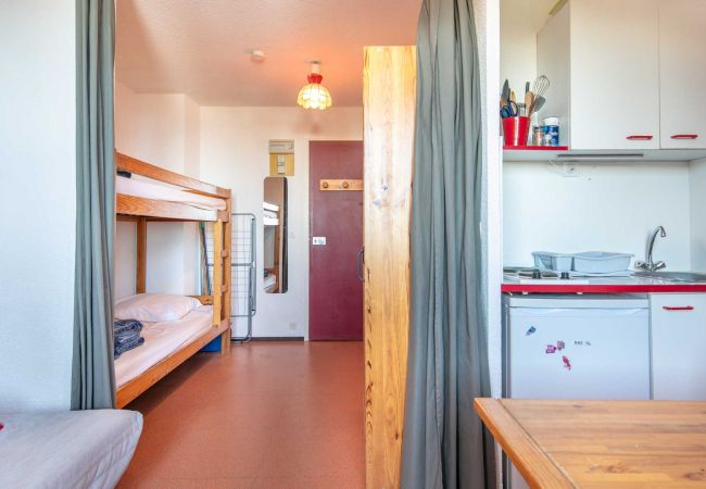 Studio in Chamrousse - Nice studio apartment in the mountains - sleeps 4 - balcony