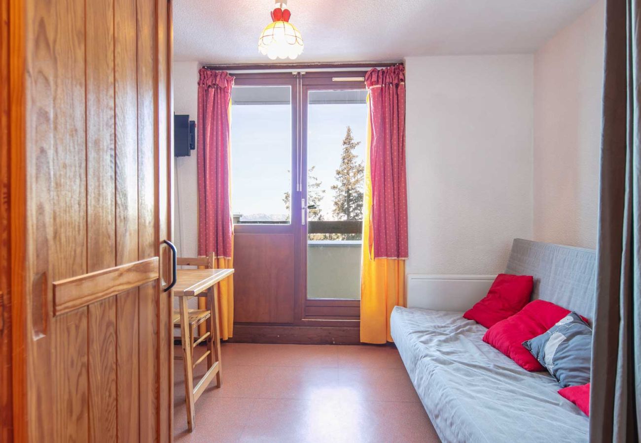Studio in Chamrousse - Nice studio apartment in the mountains - sleeps 4 - balcony