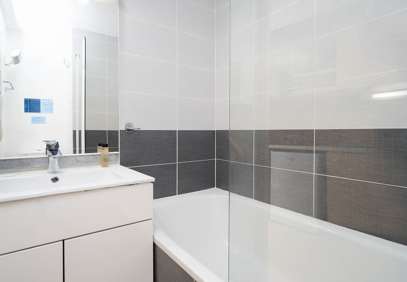 Studio in Agde - Nice bright studio apartment for 2 people