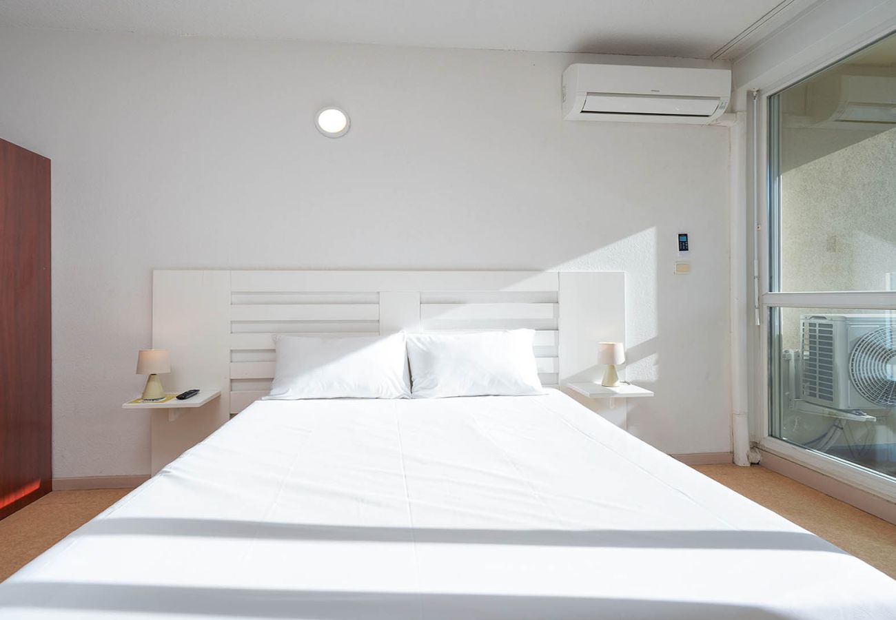 Studio in Agde - Nice bright studio apartment for 2 people