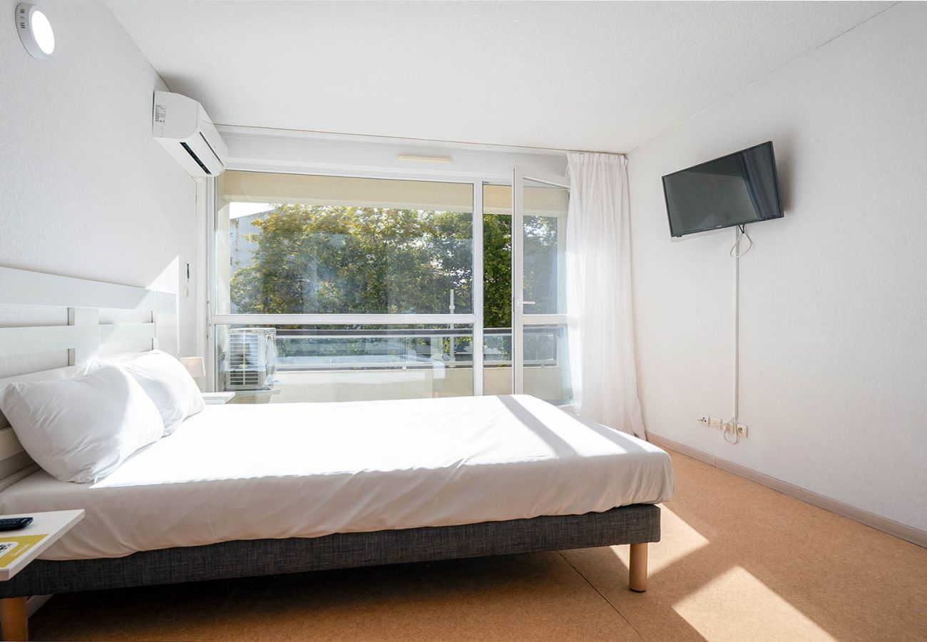 Studio in Agde - Nice bright studio apartment for 2 people