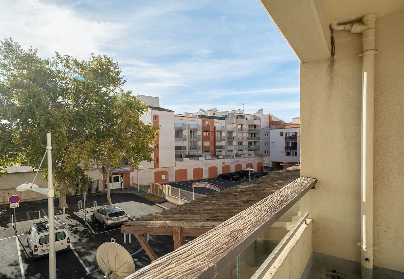 Studio in Agde - Nice bright studio apartment for 2 people