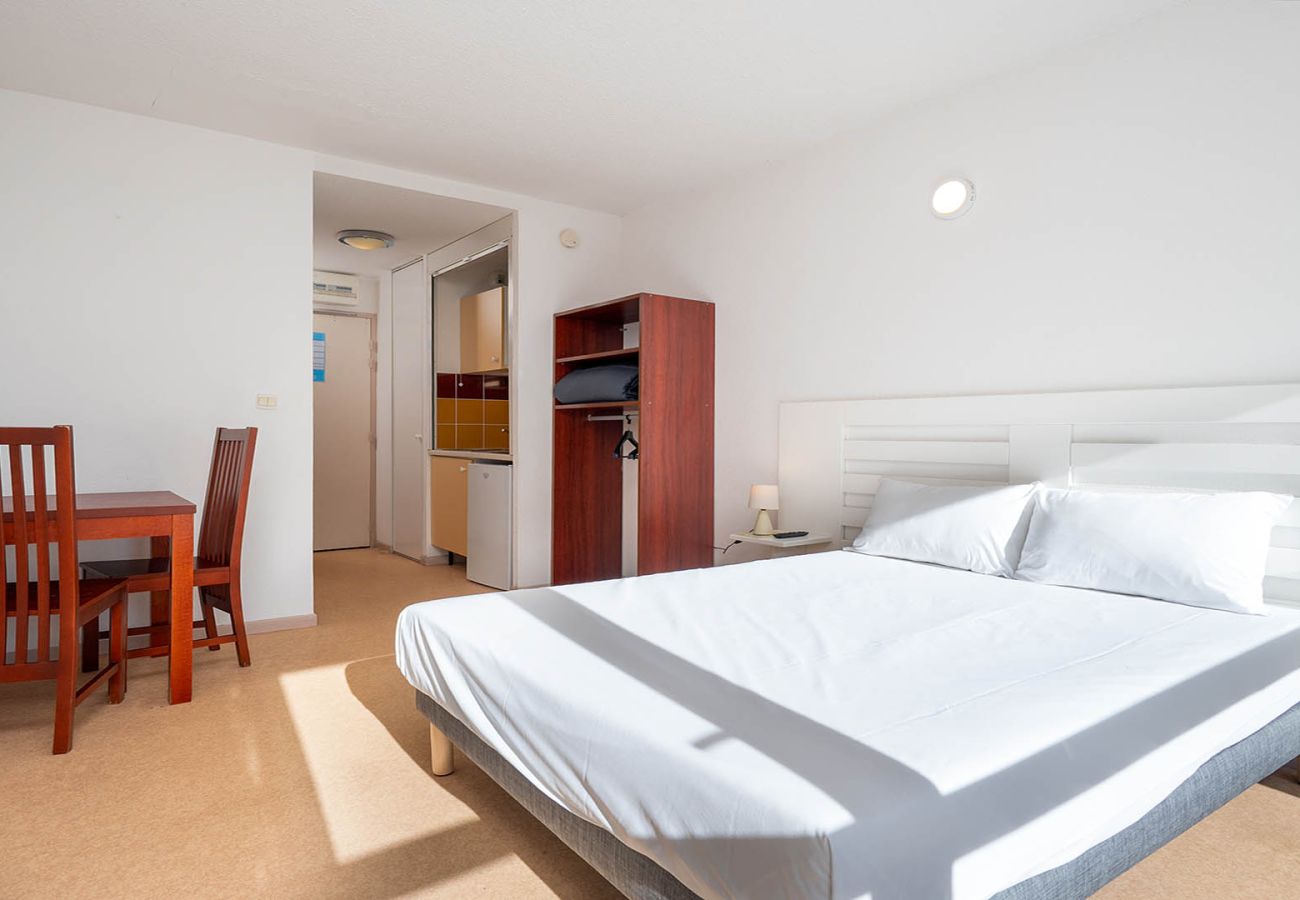 Studio in Agde - Nice bright studio apartment for 2 people
