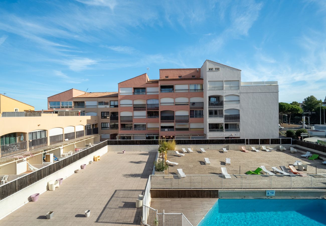 Studio in Agde - Charming studio for 2 people, pool view, balcony