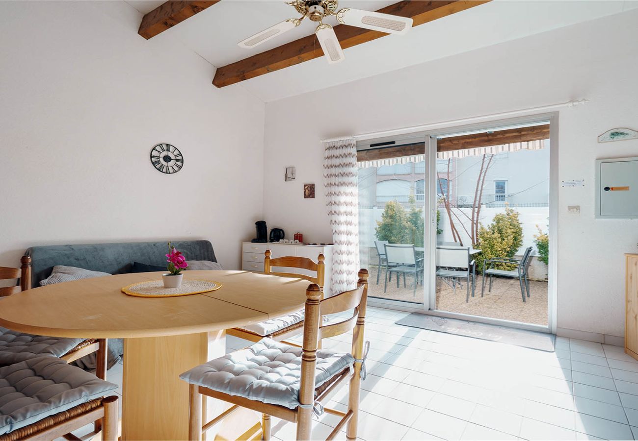 Apartment in Agde - Nice apartment with terrace, close to the sea, sleeps 6