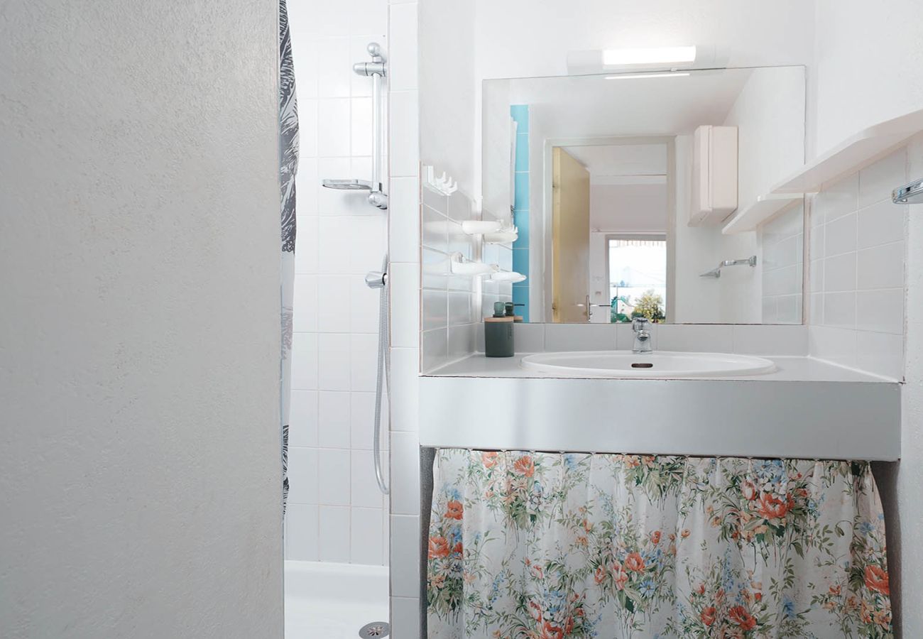 Apartment in Agde - Nice apartment with terrace, close to the sea, sleeps 6