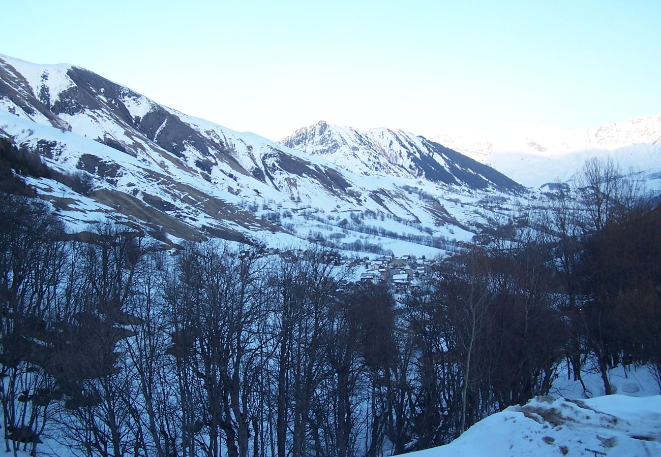 Apartment in Saint-Sorlin-d´Arves - Large Family Apartment - Mountain View - Sleeps 7/8