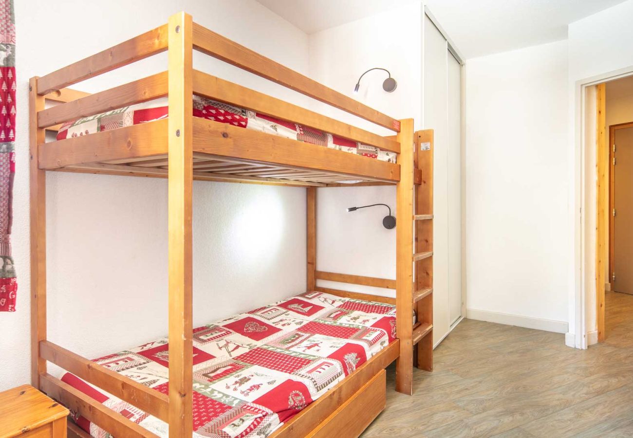Apartment in Saint-Sorlin-d´Arves - Large Family Apartment - Mountain View - Sleeps 7/8