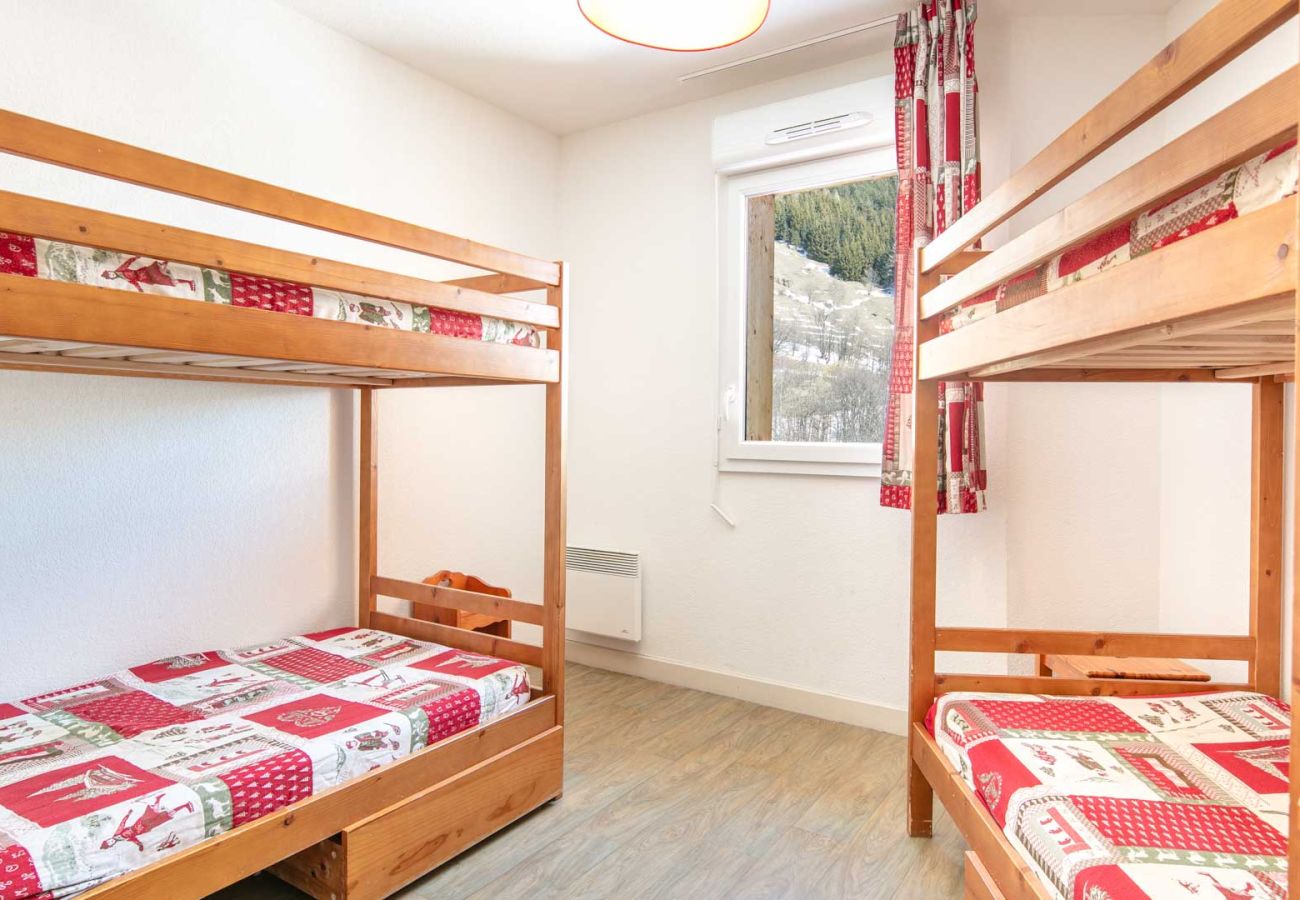 Apartment in Saint-Sorlin-d´Arves - Large Family Apartment - Mountain View - Sleeps 7/8