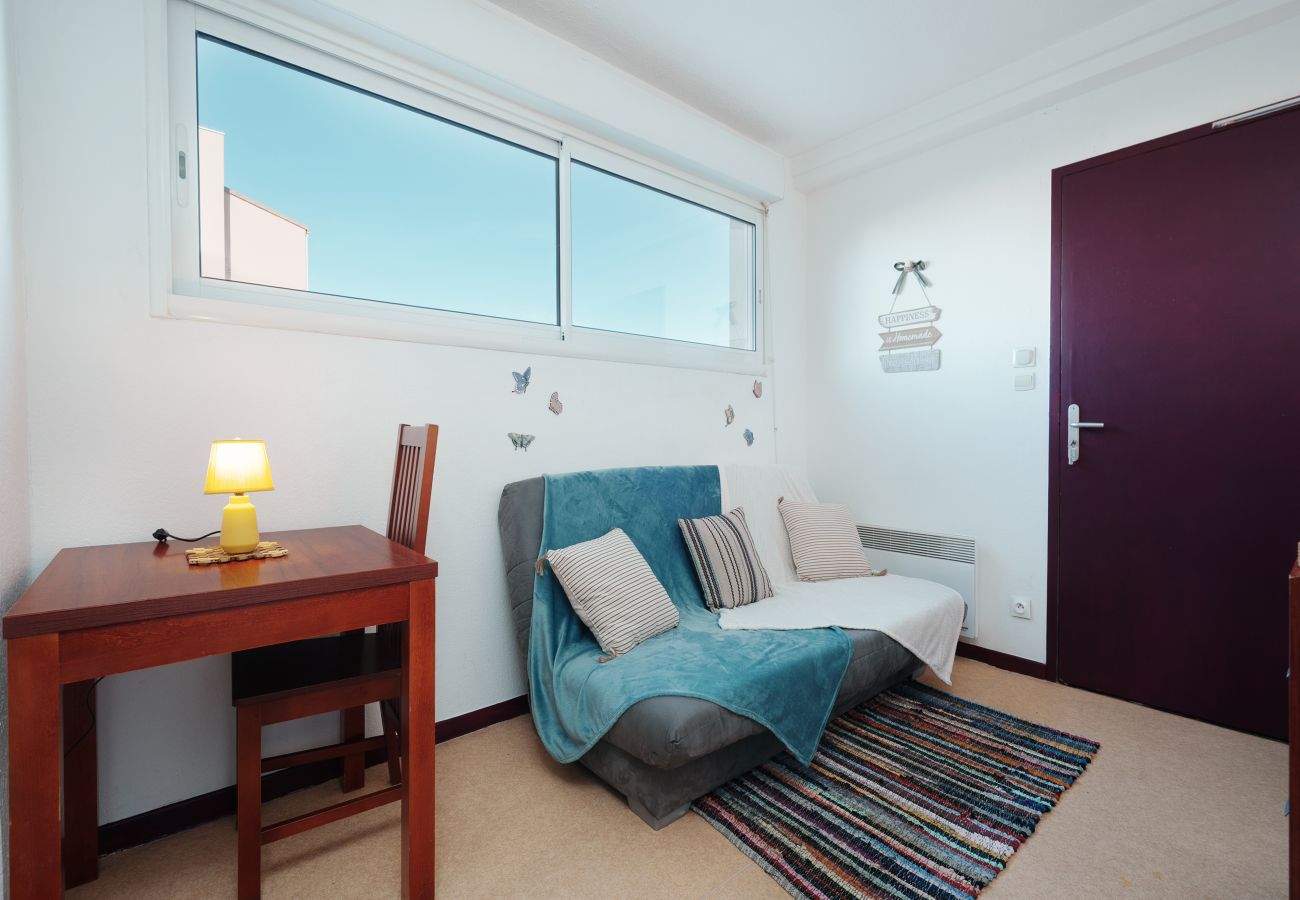 Studio in Agde - Charming Studio - Sleeps 3 