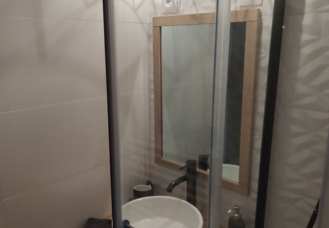 Studio in Chamrousse - Nice studio apartment in the mountains - sleeps 5 - balcony