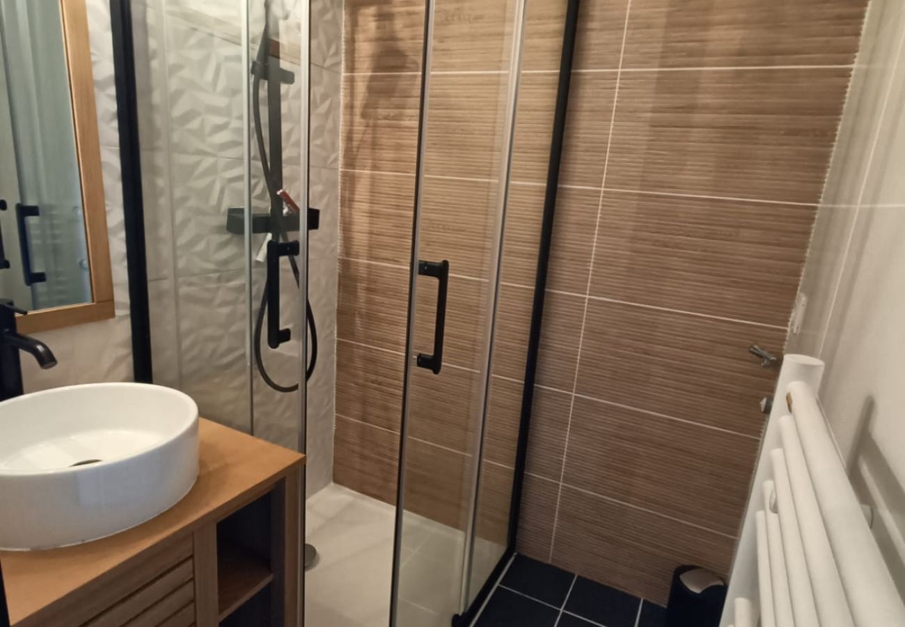 Studio in Chamrousse - Nice studio apartment in the mountains - sleeps 5 - balcony