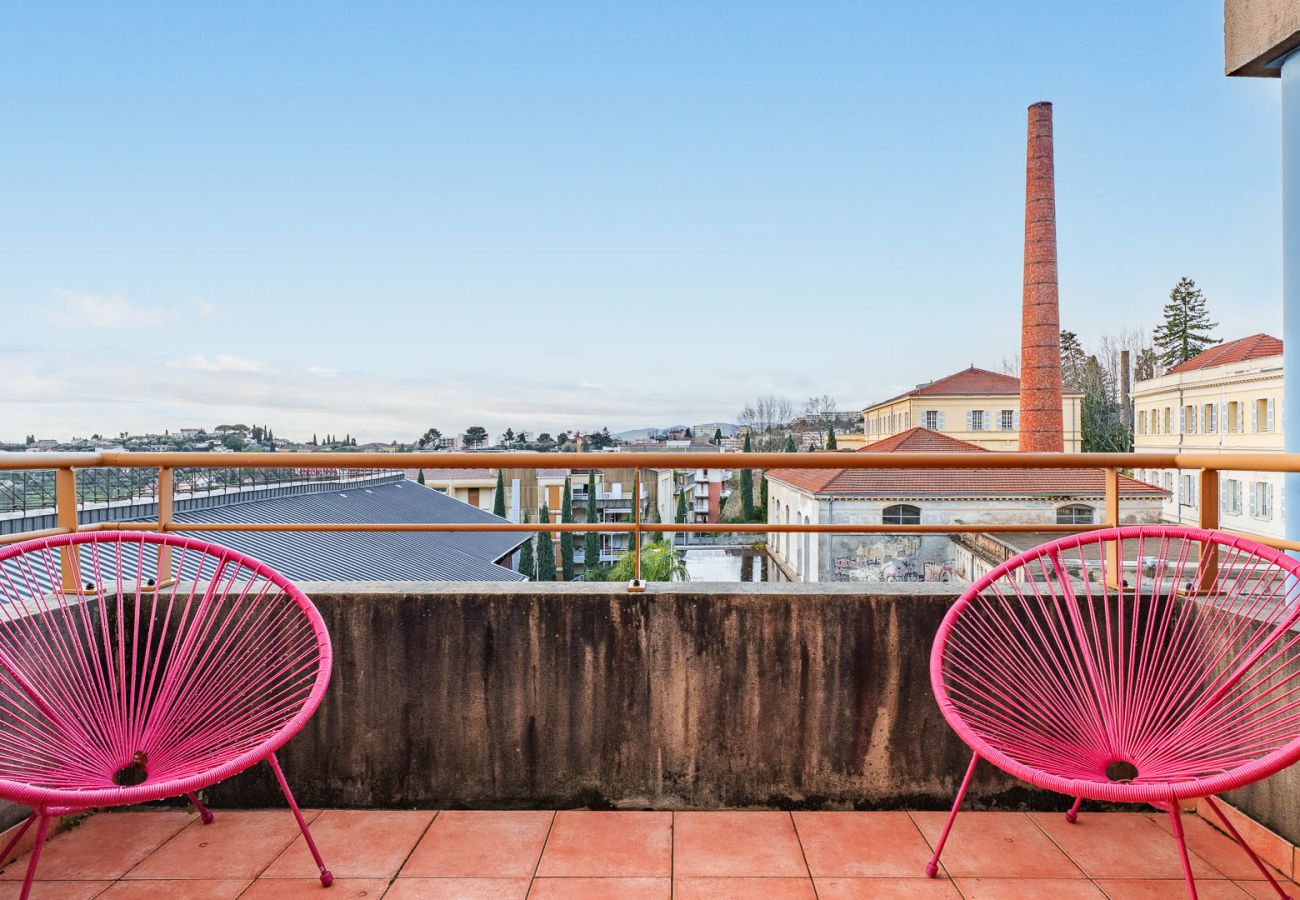 Apartment in Grasse - Bright apartment for 4 people, balcony, beautiful view