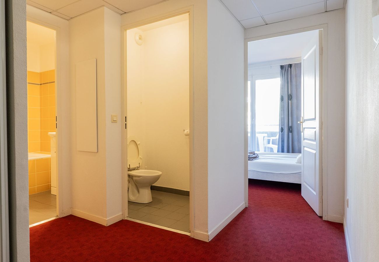 Studio in Grasse - Charming Studio - Sleeps 2 - Mountain View