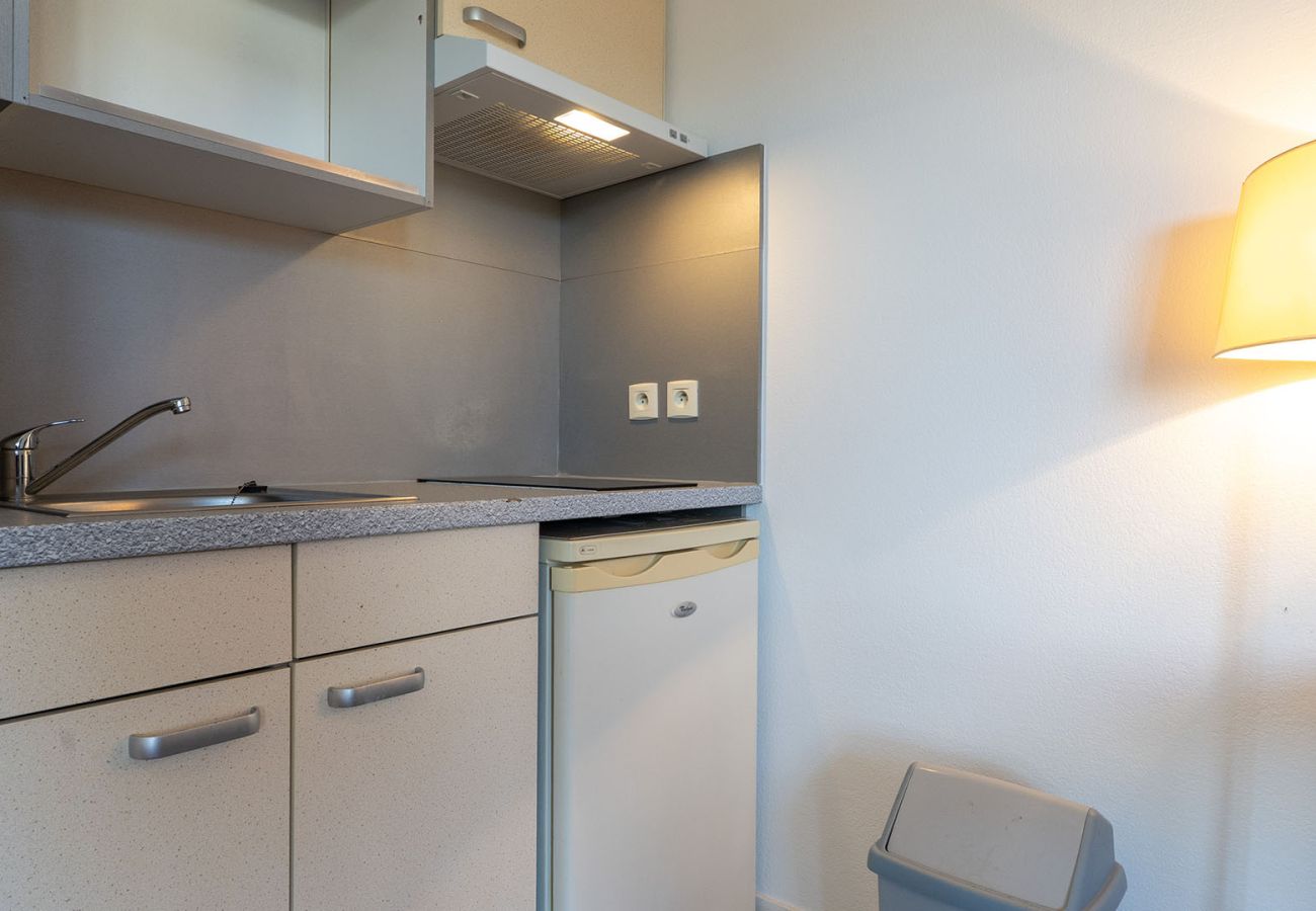 Studio in Grasse - Charming Studio - Sleeps 2 - Mountain View