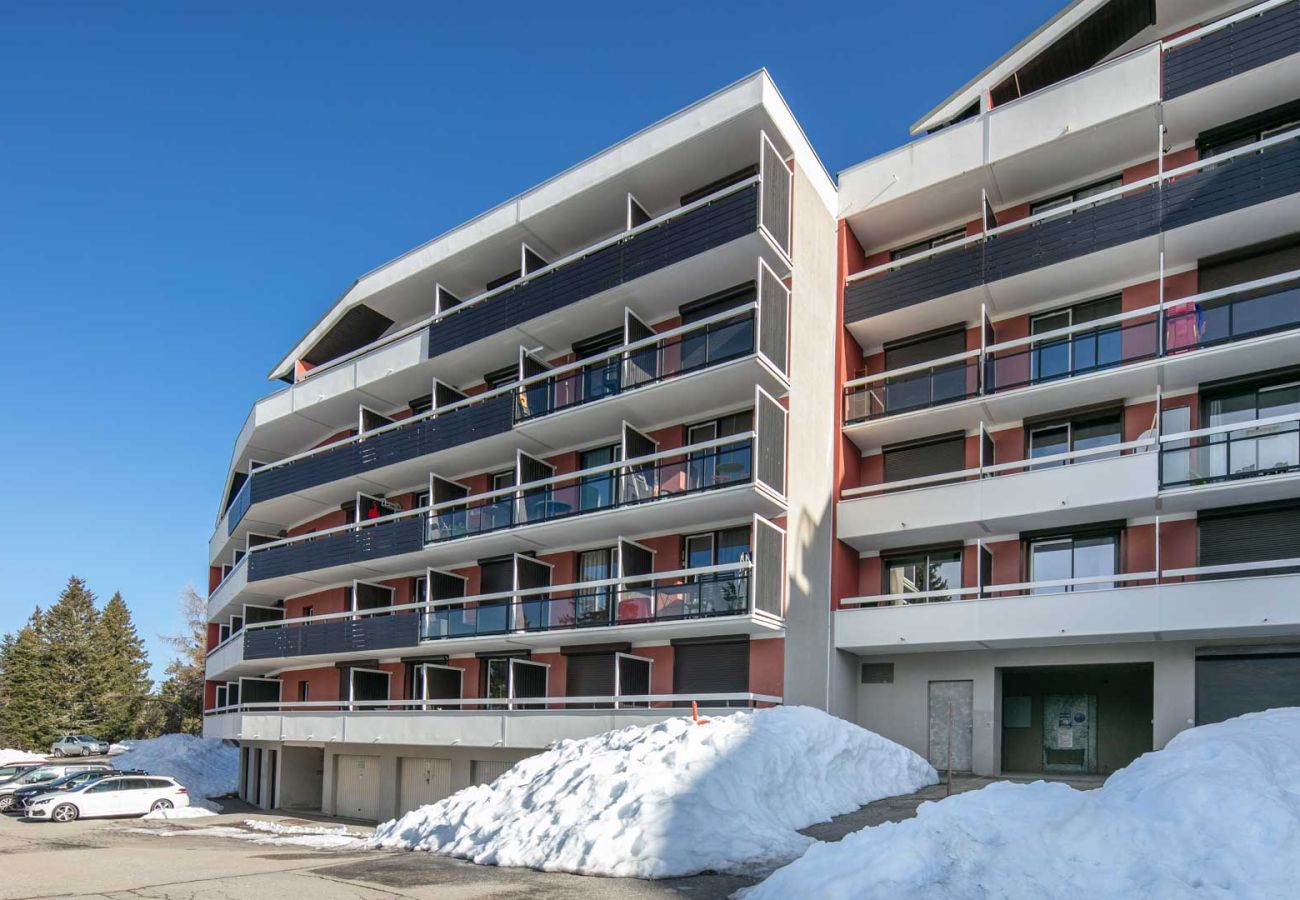 Studio in Chamrousse - Charming studio apartment, sleeps 6-7, mountain view