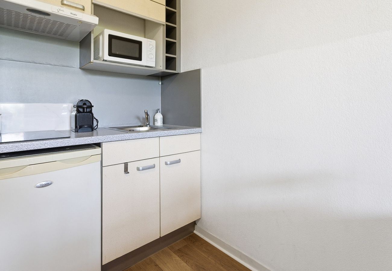 Apartment in Grasse - Air-conditioned, refurbished flat for 4 people with a balcony