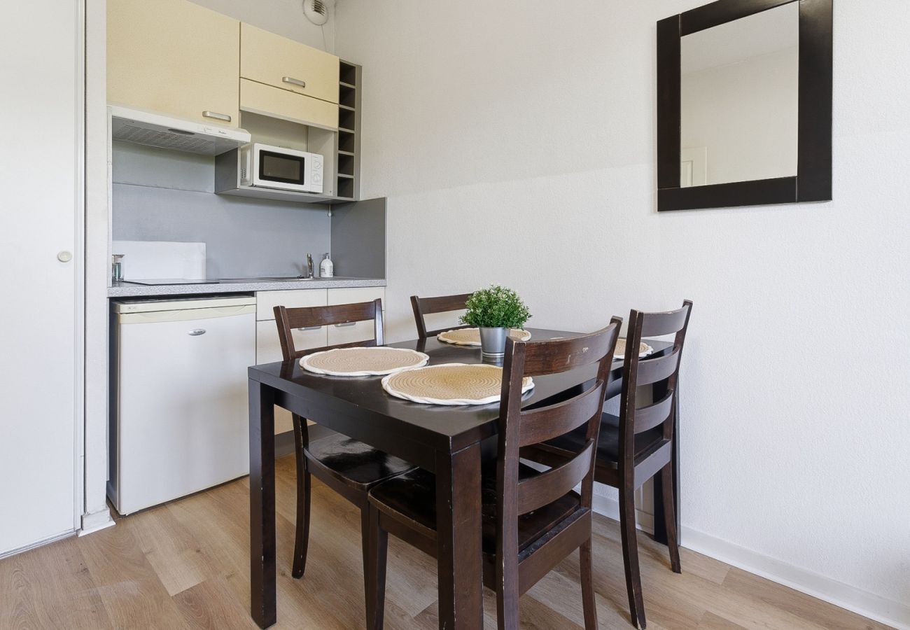 Apartment in Grasse - Air-conditioned, refurbished flat for 4 people with a balcony