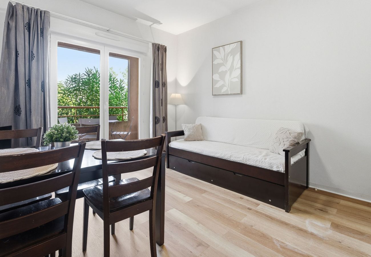 Apartment in Grasse - Air-conditioned, refurbished flat for 4 people with a balcony