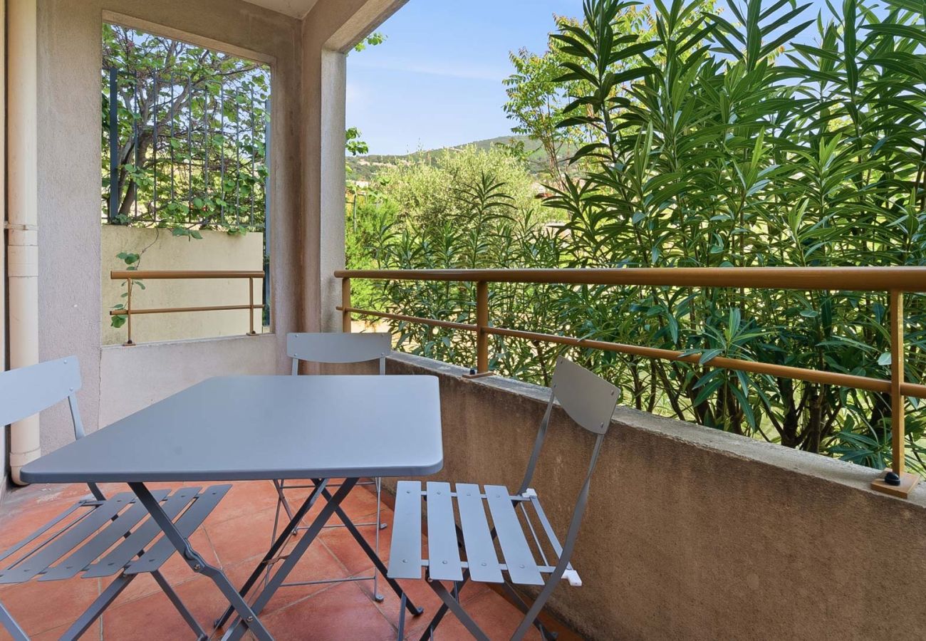 Apartment in Grasse - Air-conditioned, refurbished flat for 4 people with a balcony