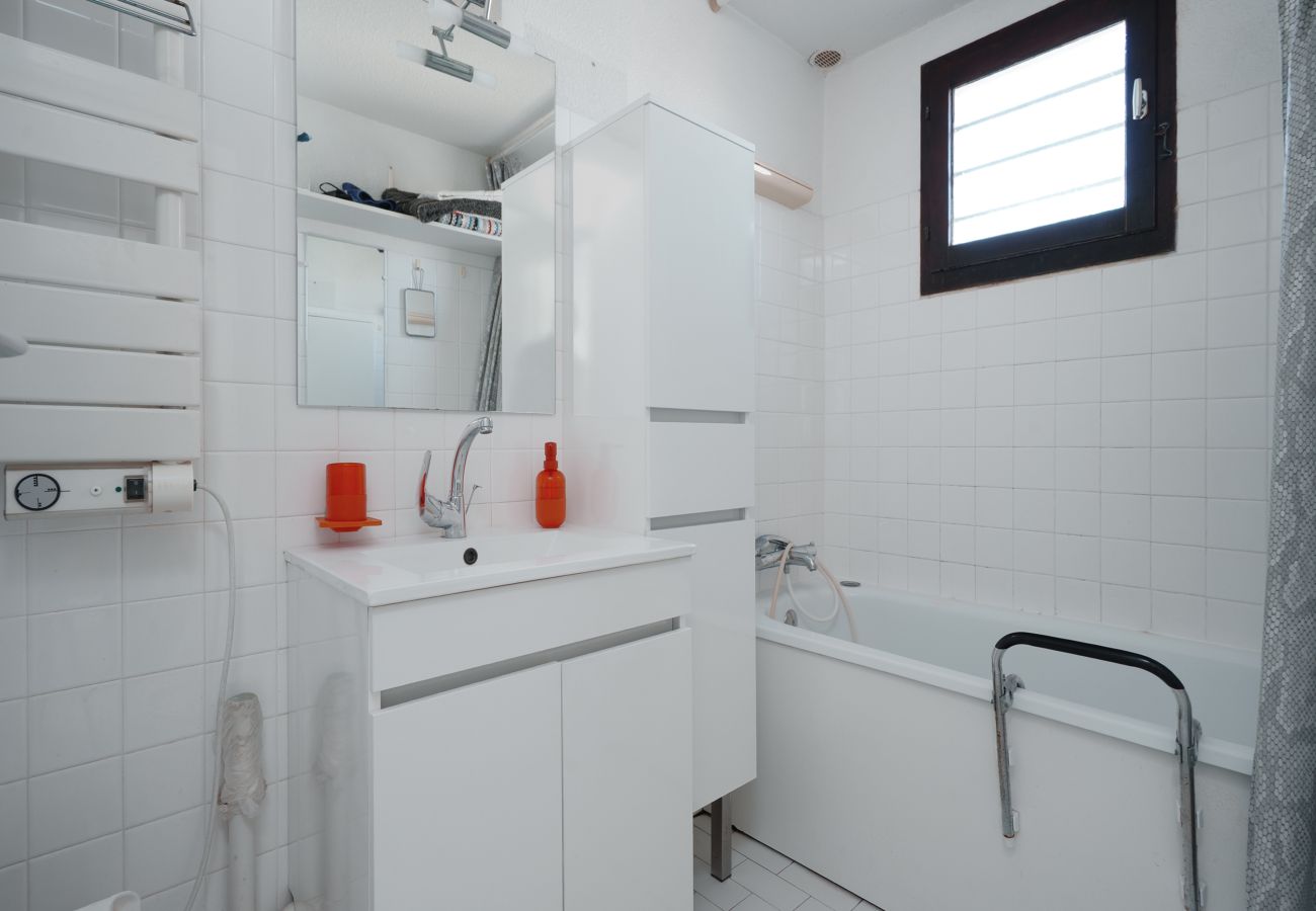 Apartment in Agde - Charming apartment with a loft, sleeps 4, ocean view