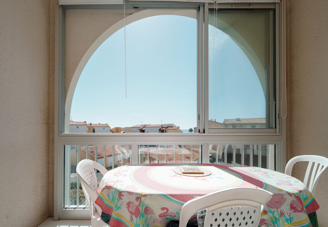 Apartment in Agde - Charming apartment with a loft, sleeps 4, ocean view