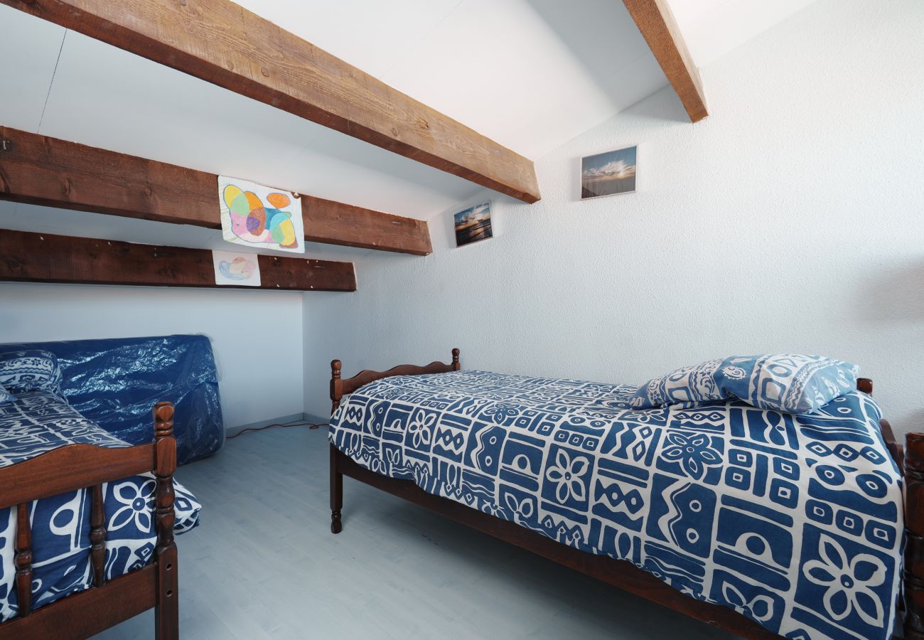 Apartment in Agde - Charming apartment with a loft, sleeps 4, ocean view