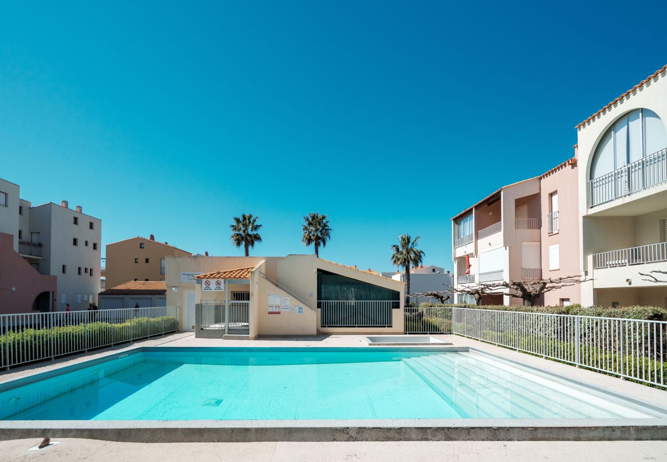 Apartment in Agde - Charming apartment with a loft, sleeps 4, ocean view