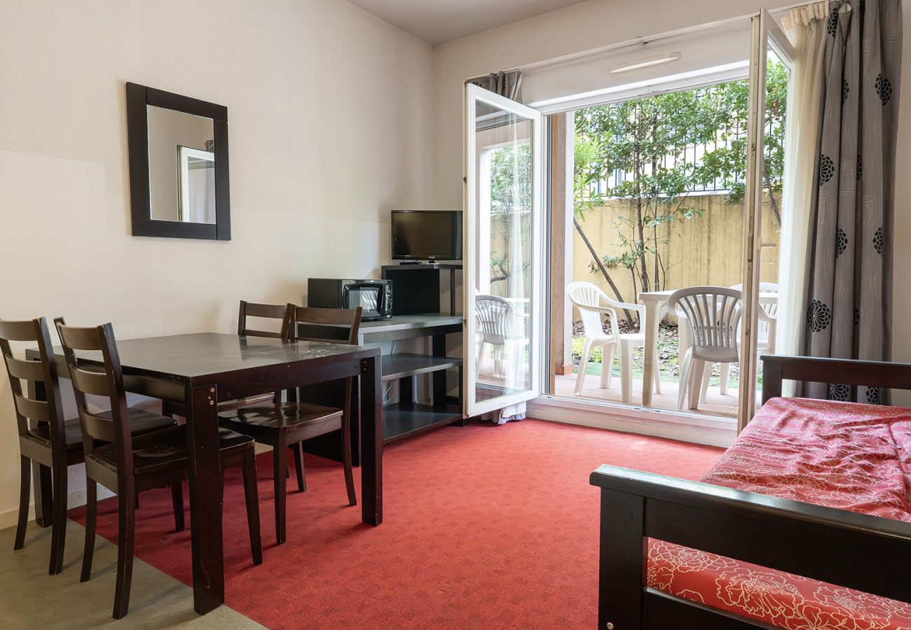 Apartment in Grasse - Nice apartment with a garden, sleeps 4