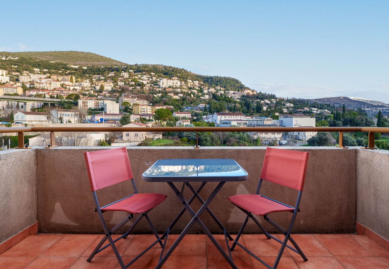 Apartment in Grasse - Bright apartment for 4 people, with a balcony and mountain views
