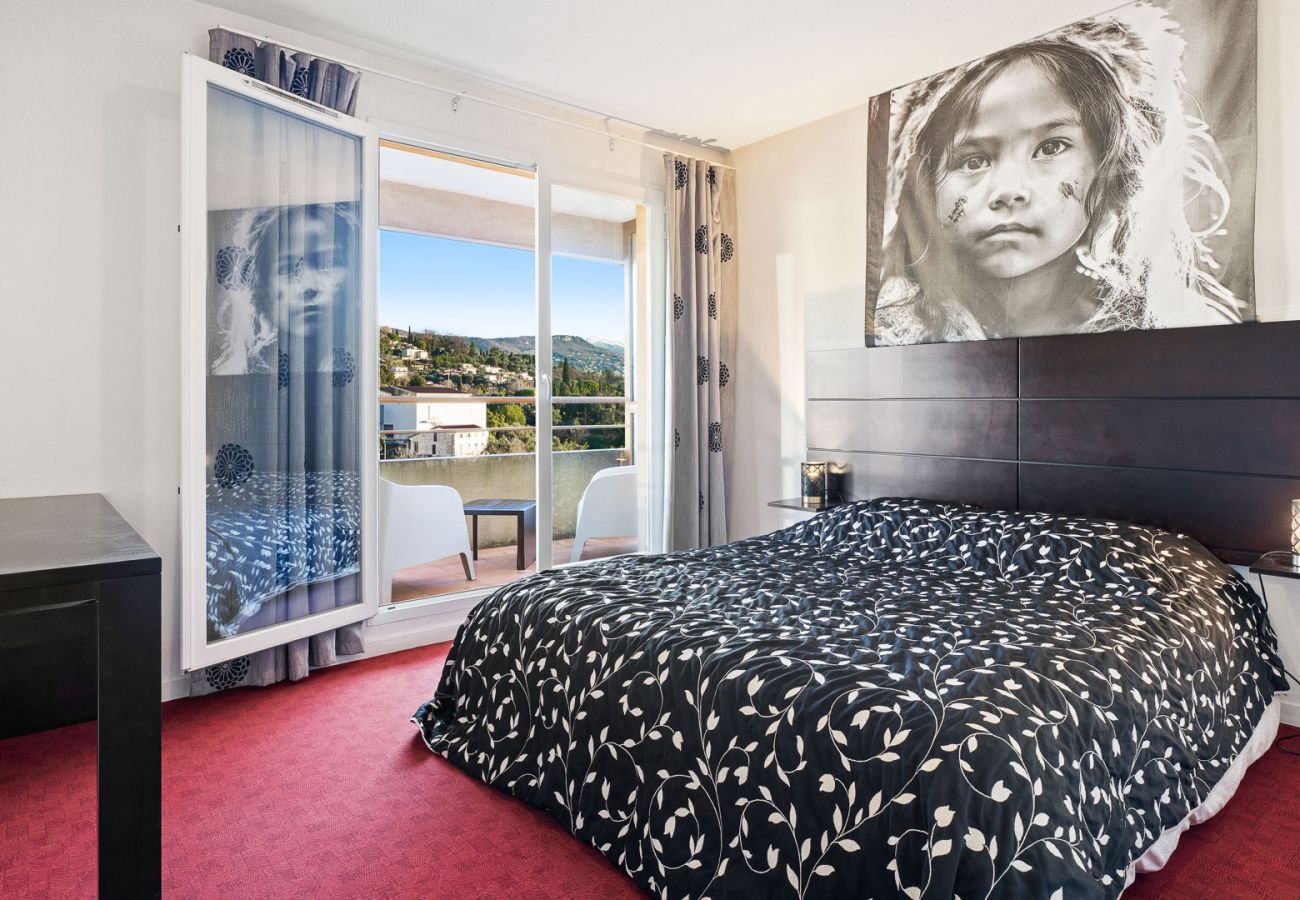 Apartment in Grasse - Bright apartment for 4 people, with a balcony and mountain views