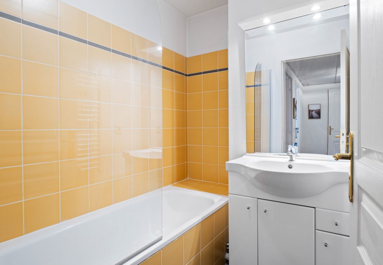 Apartment in Grasse - Bright apartment for 4 people, with a balcony and mountain views