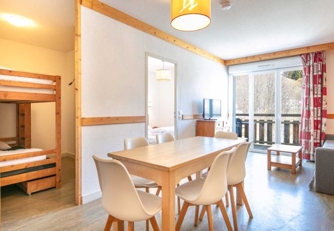 Apartment in Saint-Sorlin-d´Arves - Apartment for 6 people, balcony with a view of the mountains 