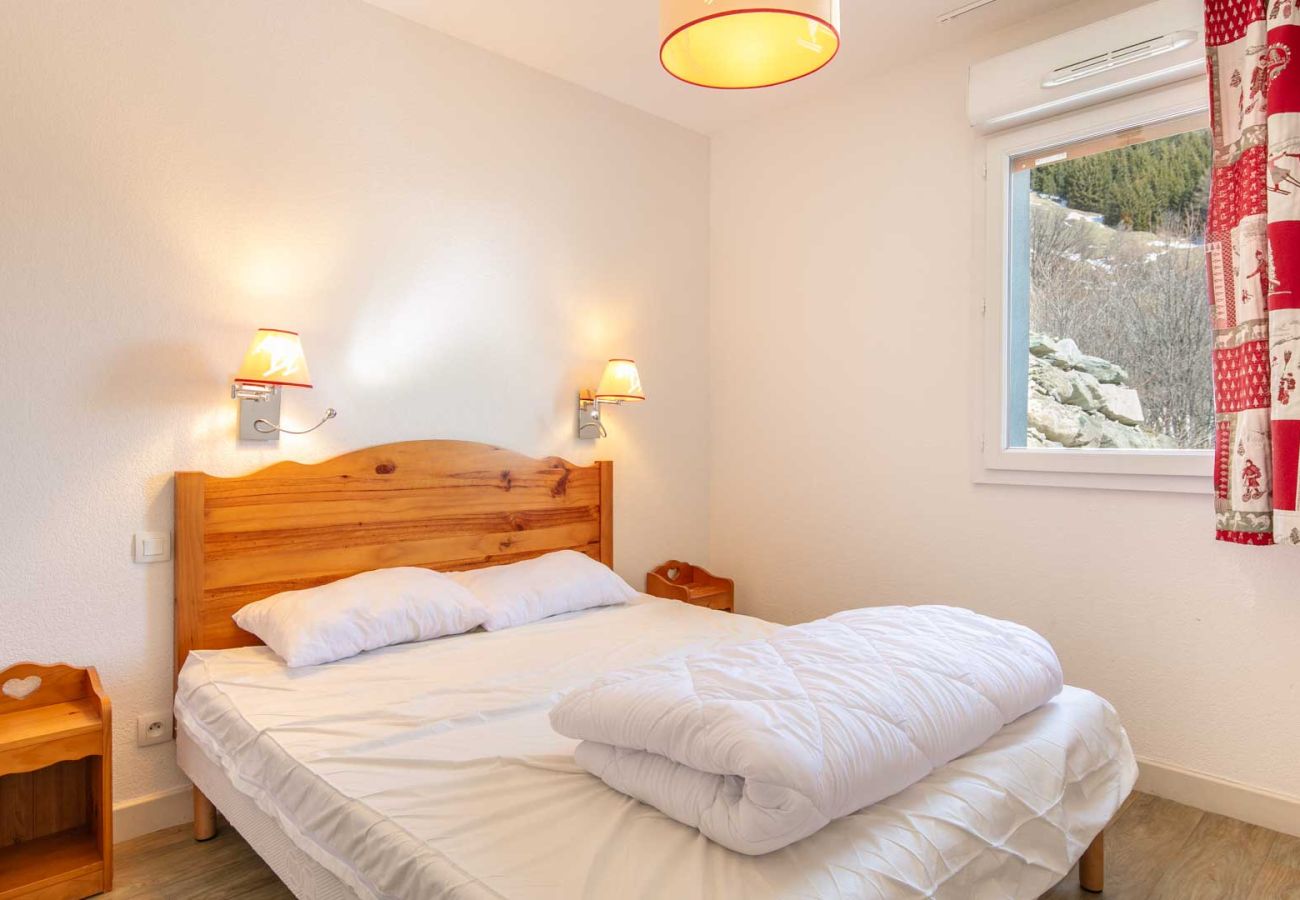 Apartment in Saint-Sorlin-d´Arves - Apartment for 6 people, balcony with a view of the mountains 