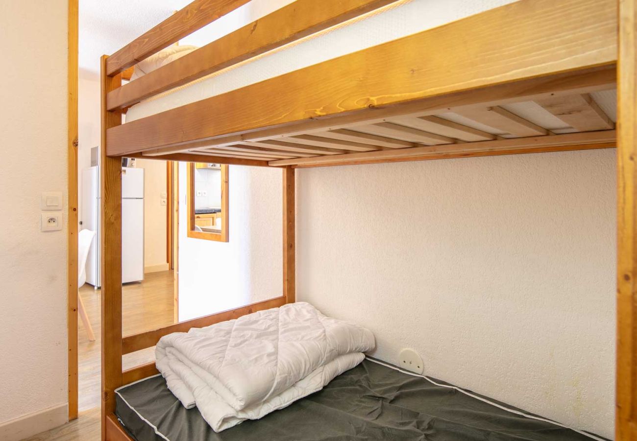 Apartment in Saint-Sorlin-d´Arves - Apartment for 6 people, balcony with a view of the mountains 