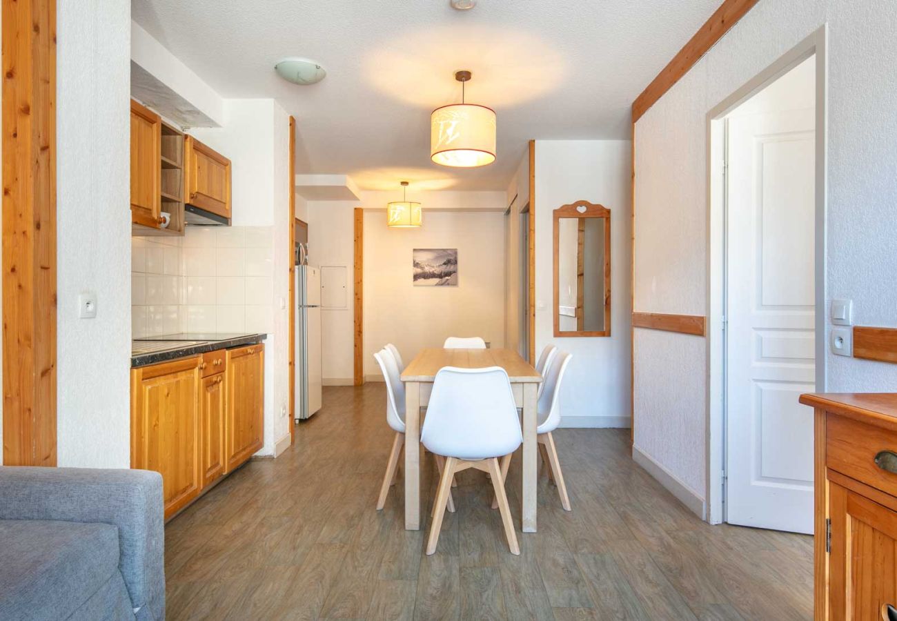Apartment in Saint-Sorlin-d´Arves - Apartment for 6 people, balcony with a view of the mountains 