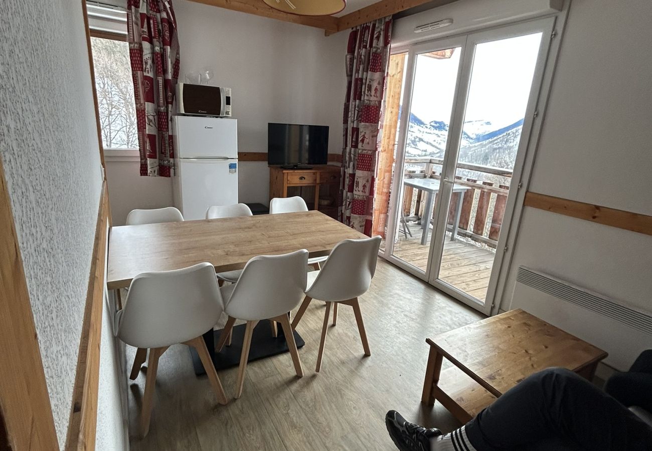 Apartment in Saint-Sorlin-d´Arves - Apartment for 6 people, balcony with a view of the mountains 