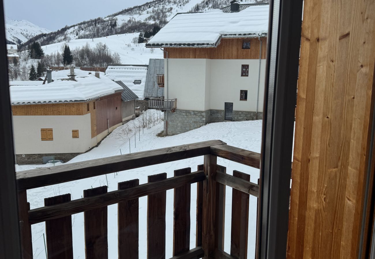 Apartment in Saint-Sorlin-d´Arves - Apartment for 6 people, balcony with a view of the mountains 