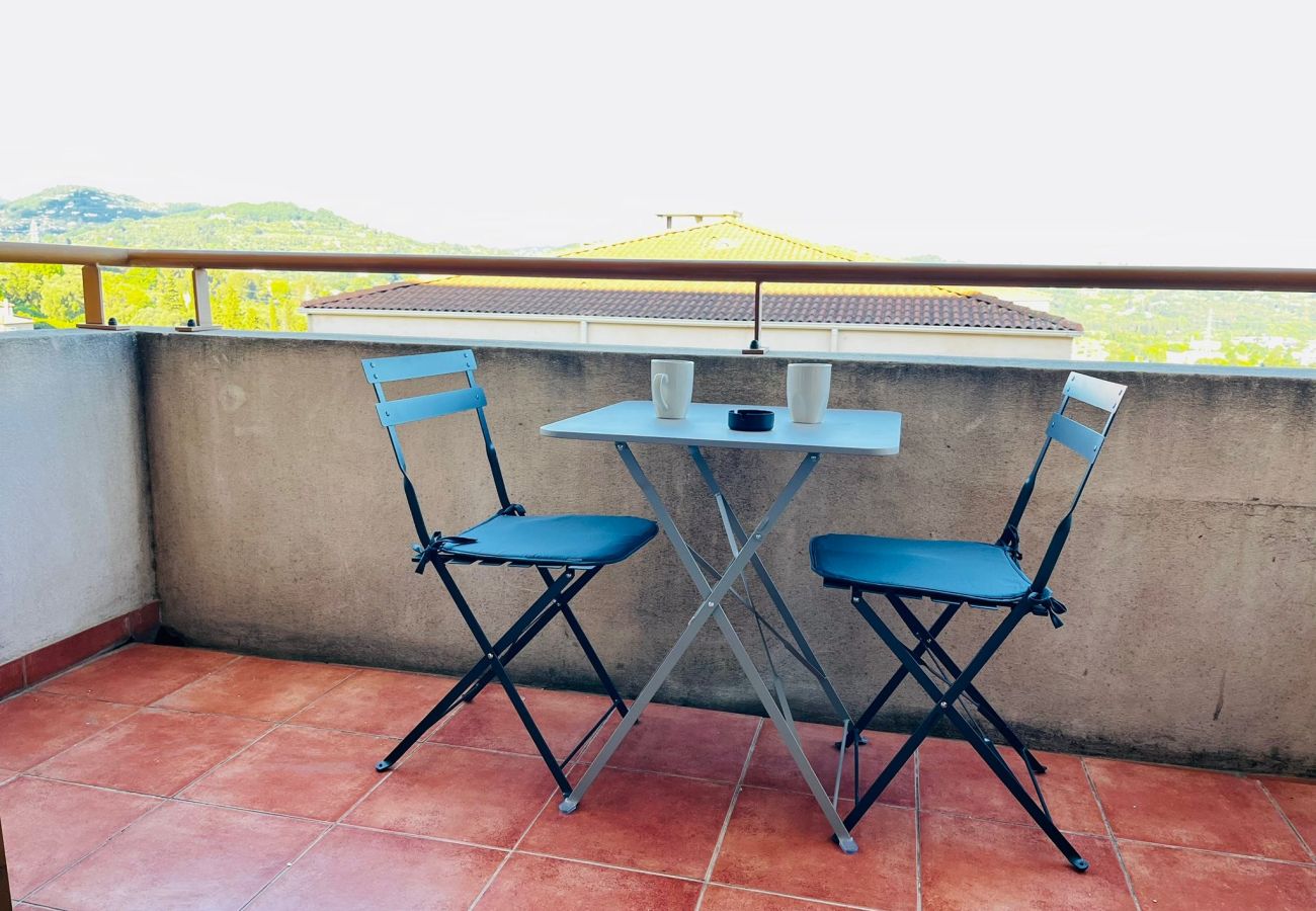 Studio in Grasse - Charming Studio for 2 people, near the shops