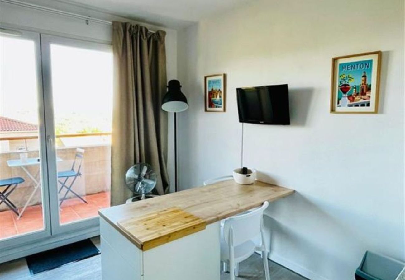 Studio in Grasse - Charming Studio for 2 people, near the shops