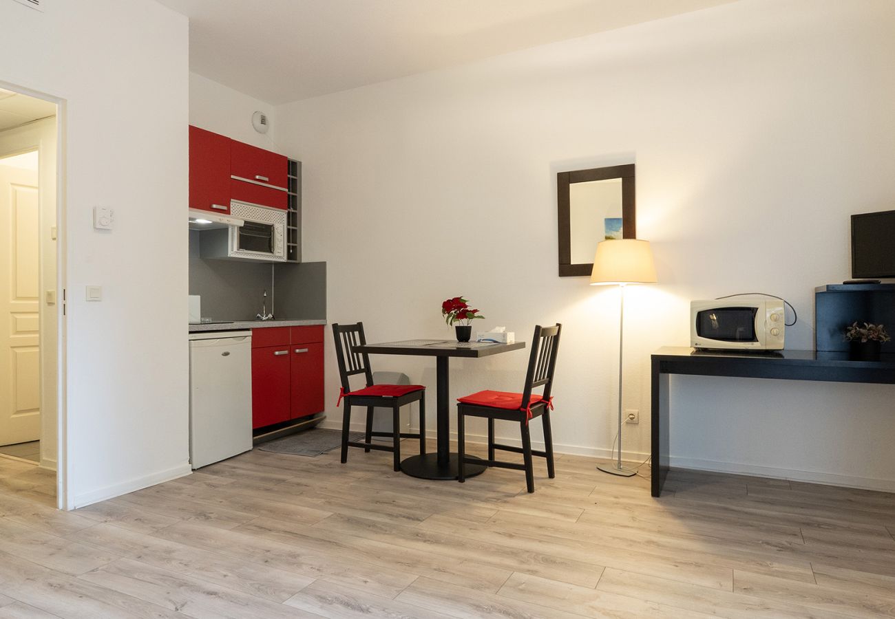 Studio in Grasse - Cute Studio for 2 People with a Terrace