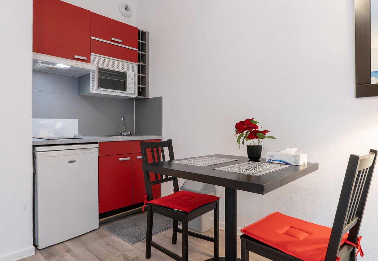 Studio in Grasse - Cute Studio for 2 People with a Terrace