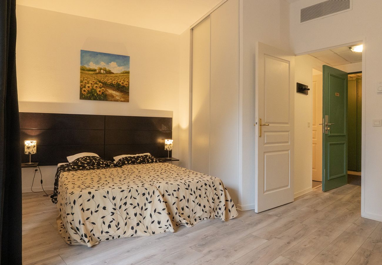 Studio in Grasse - Cute Studio for 2 People with a Terrace