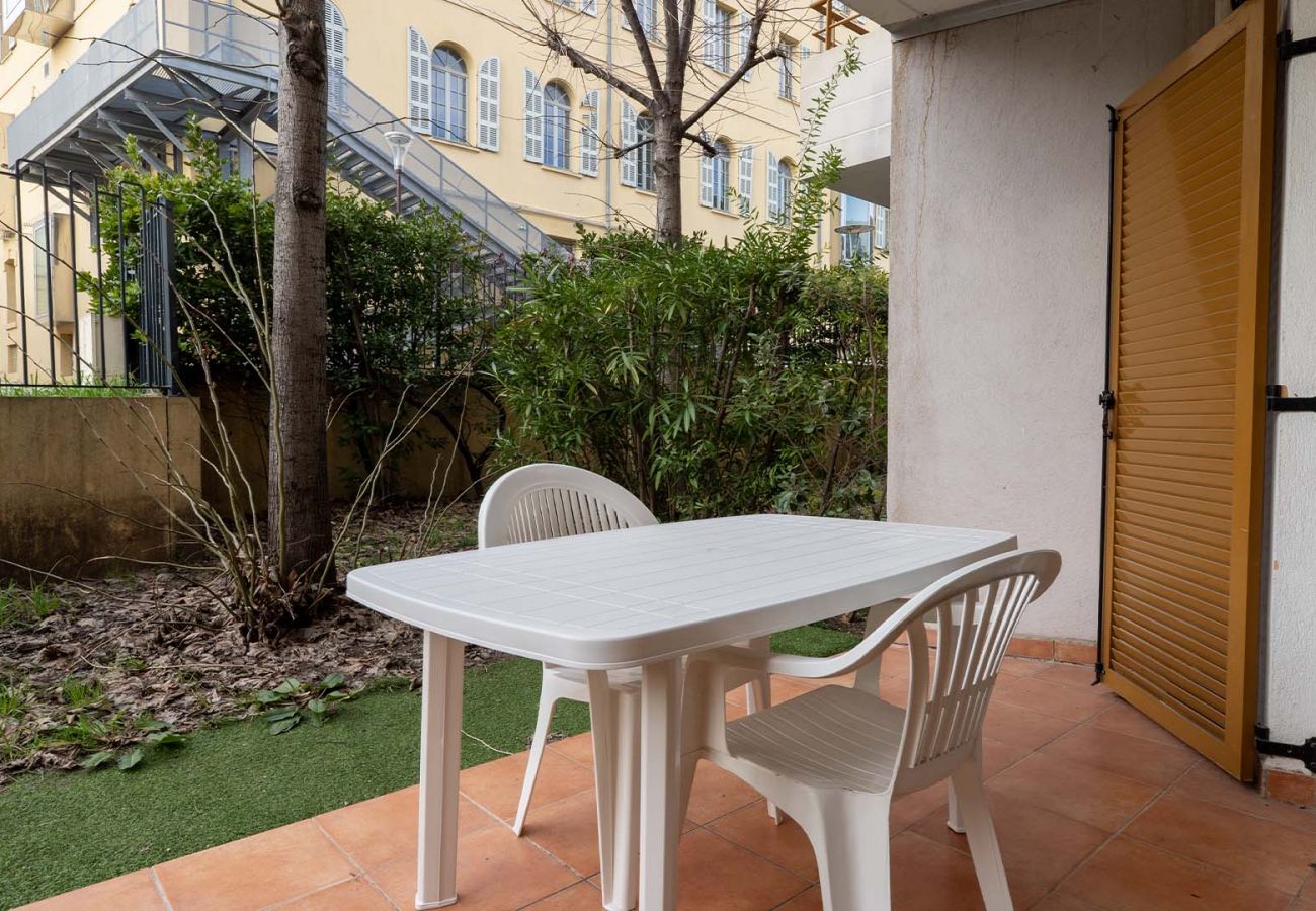 Apartment in Grasse - Cozy apartment for 4 people with a terrace