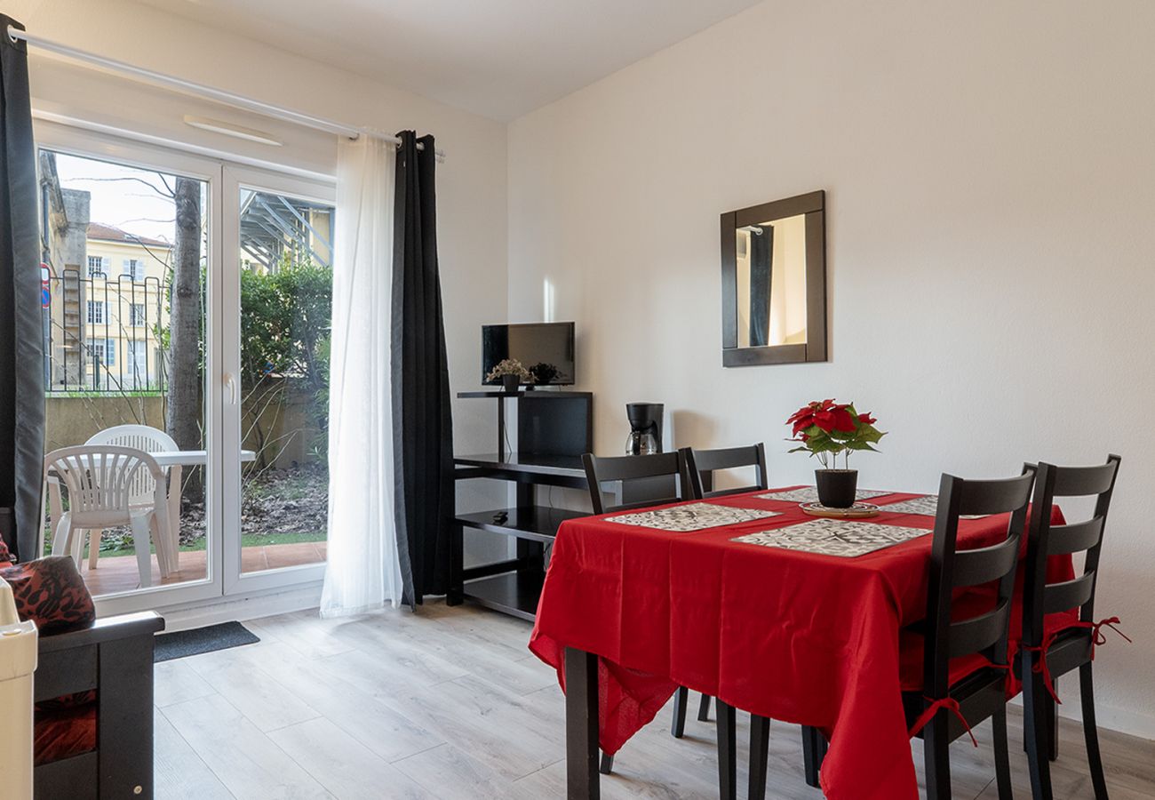 Apartment in Grasse - Cozy apartment for 4 people with a terrace