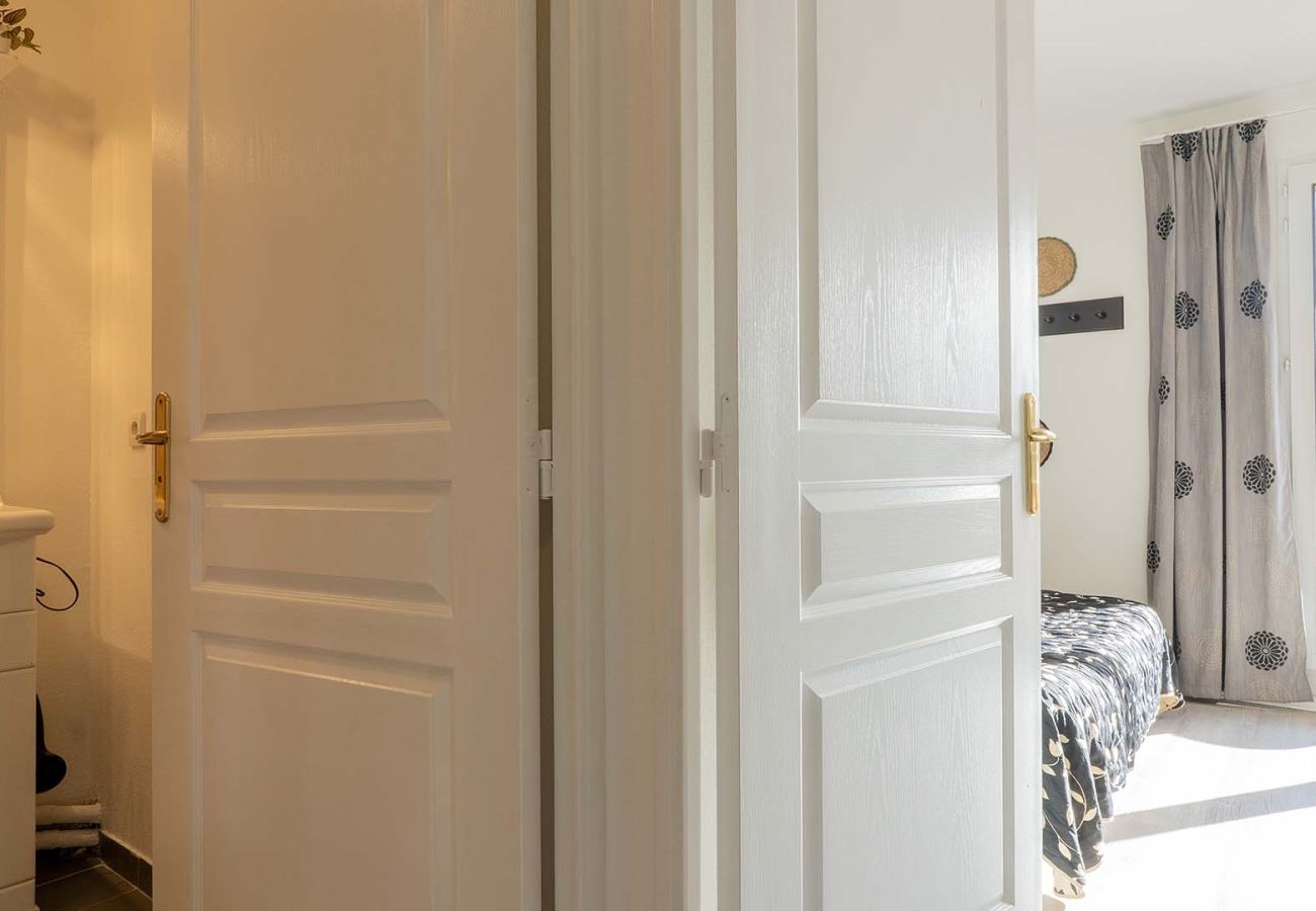 Studio in Grasse - Air-conditioned studio for 2 people, near the shops