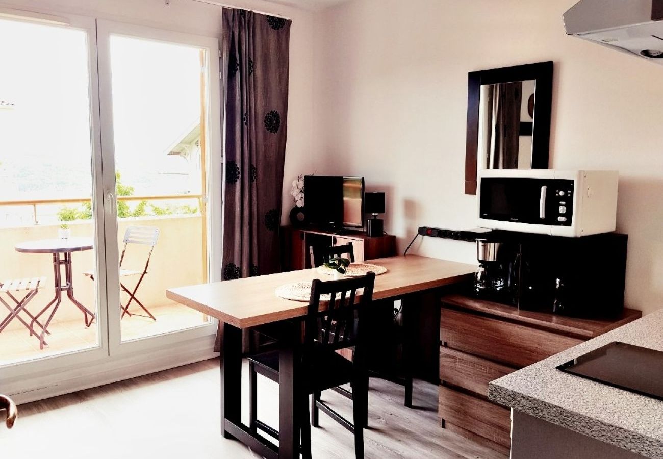 Studio in Grasse - Air-conditioned studio for 2 people, near the shops