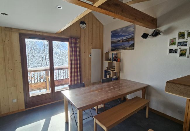 Apartment in Saint-Sorlin-d´Arves - Charming apartment for 8 people, with a balcony and mountain views