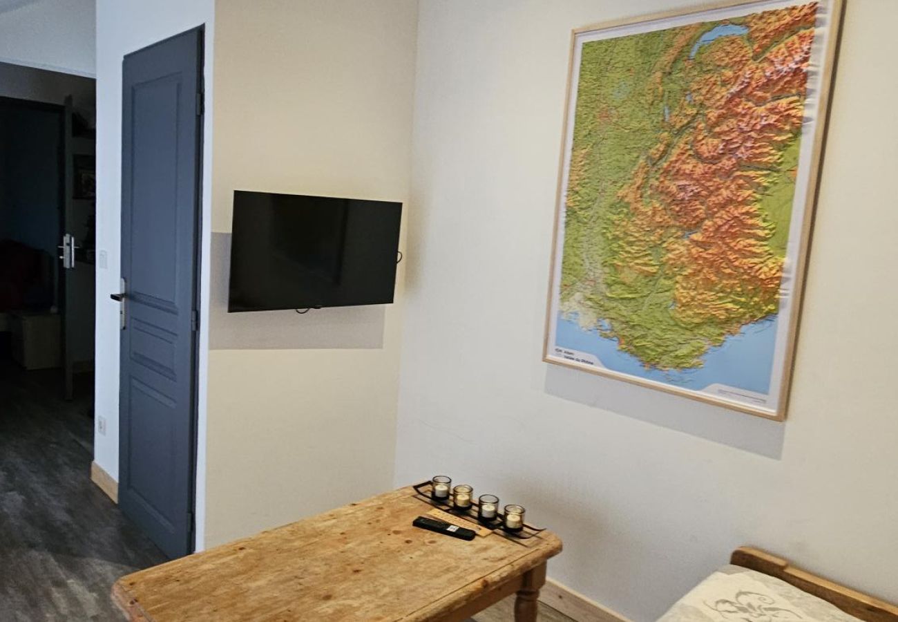 Apartment in Saint-Sorlin-d´Arves - Charming apartment for 8 people, with a balcony and mountain views